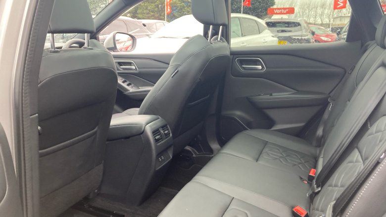 Nissan Qashqai 1.3 DiG-T MH 158 Tekna 5dr Xtronic Petrol Hatchback